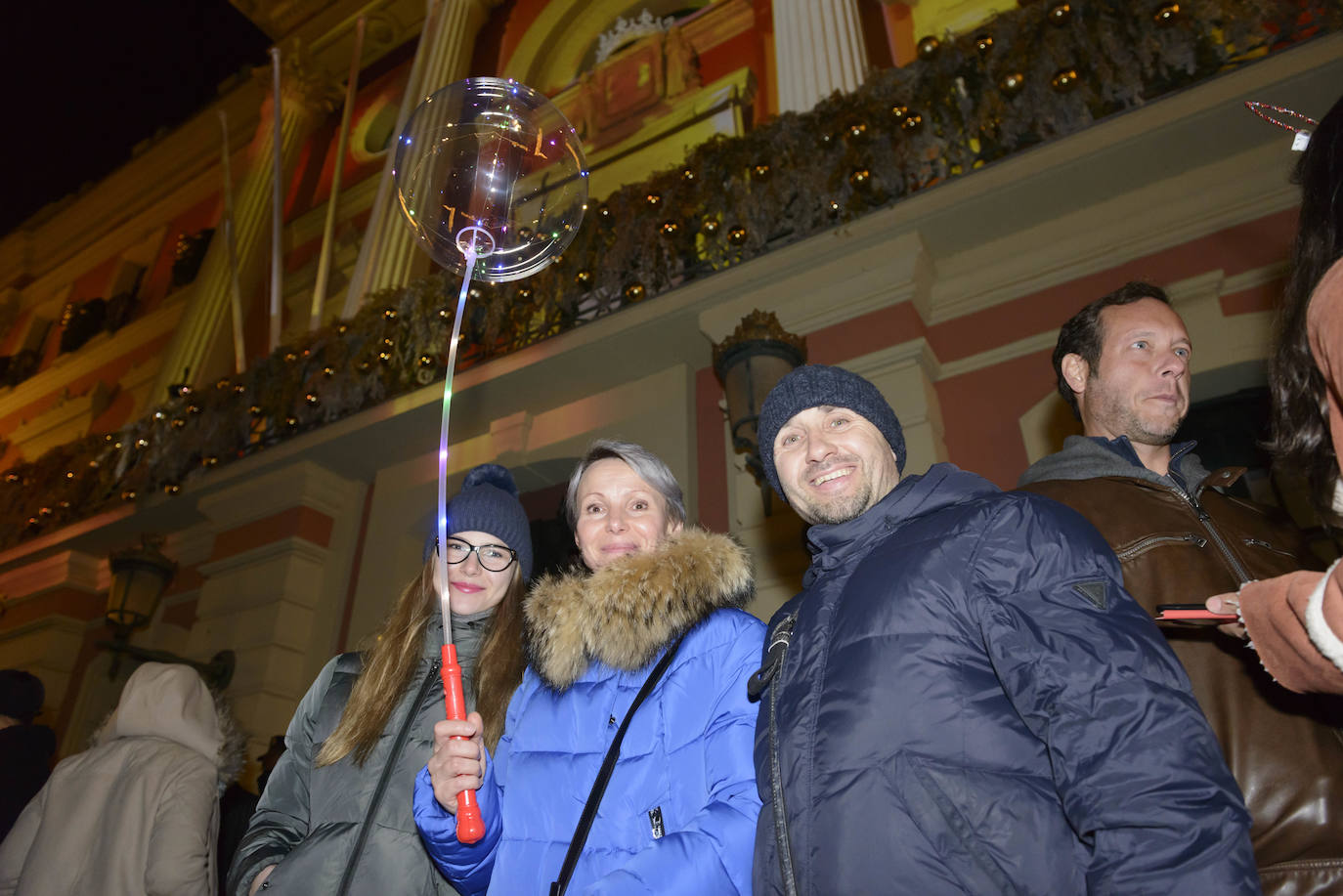 Las doce campanadas sonaron en la Glorieta de España para recibir con una fiesta al 2020.