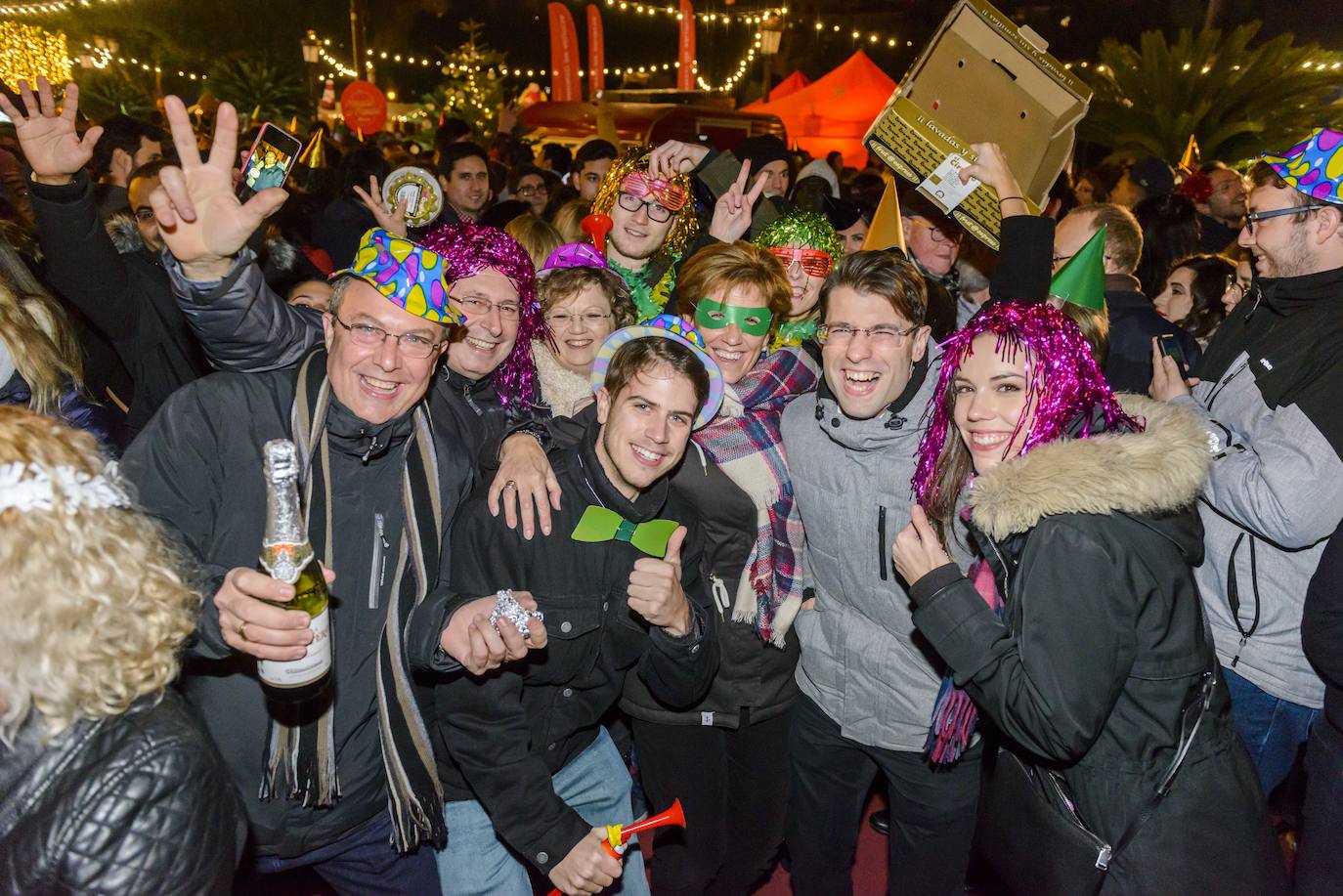 Las doce campanadas sonaron en la Glorieta de España para recibir con una fiesta al 2020.
