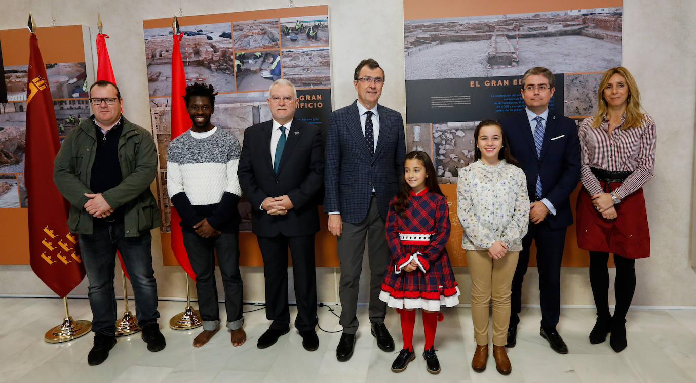 El presidente del Cabildo de Cofradías, José Ignacio Sánchez Ballesta, el chef Pablo González, y el cantante Vince serán los protagonistas de la cabalgata