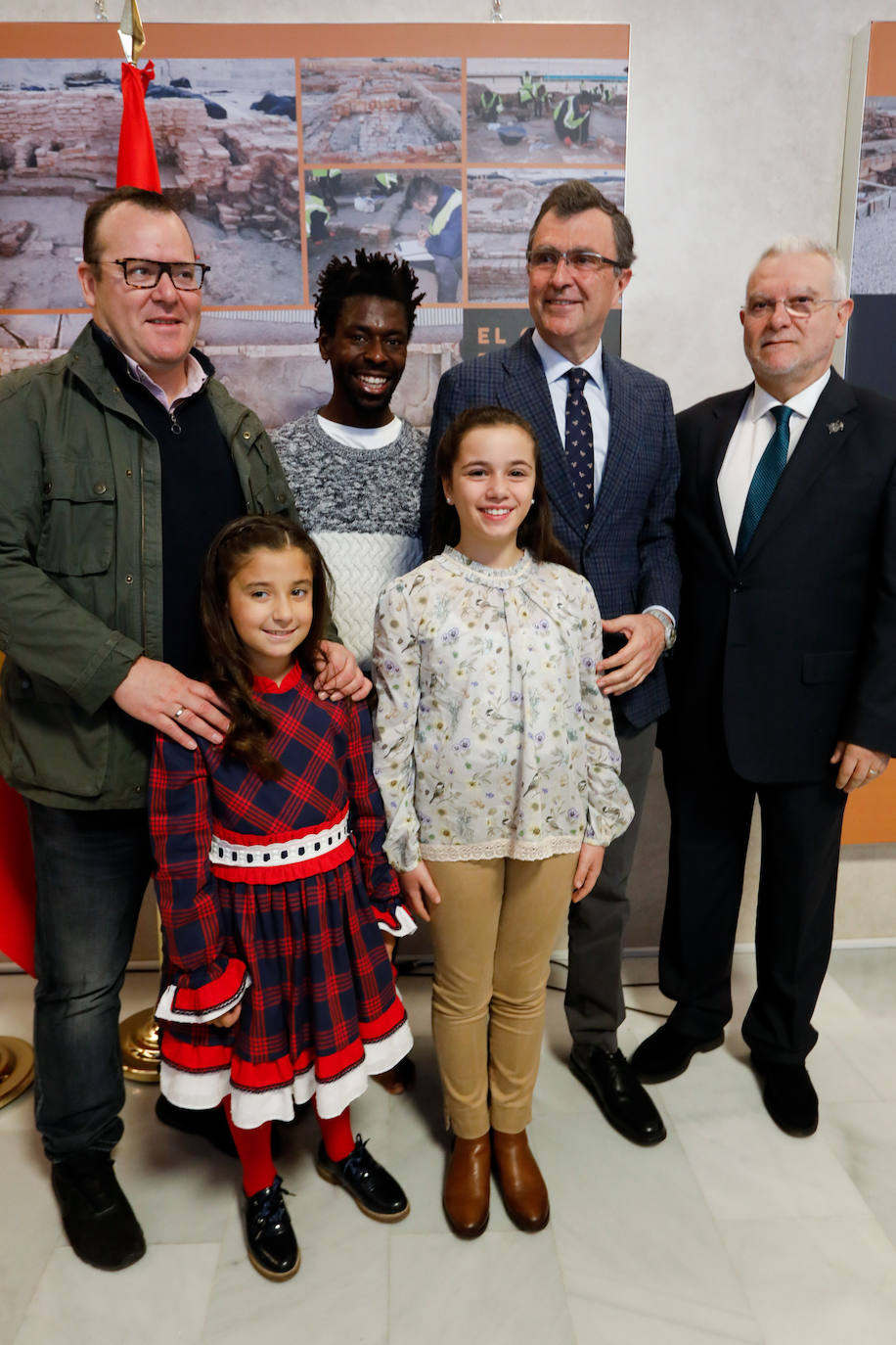 El presidente del Cabildo de Cofradías, José Ignacio Sánchez Ballesta, el chef Pablo González, y el cantante Vince serán los protagonistas de la cabalgata