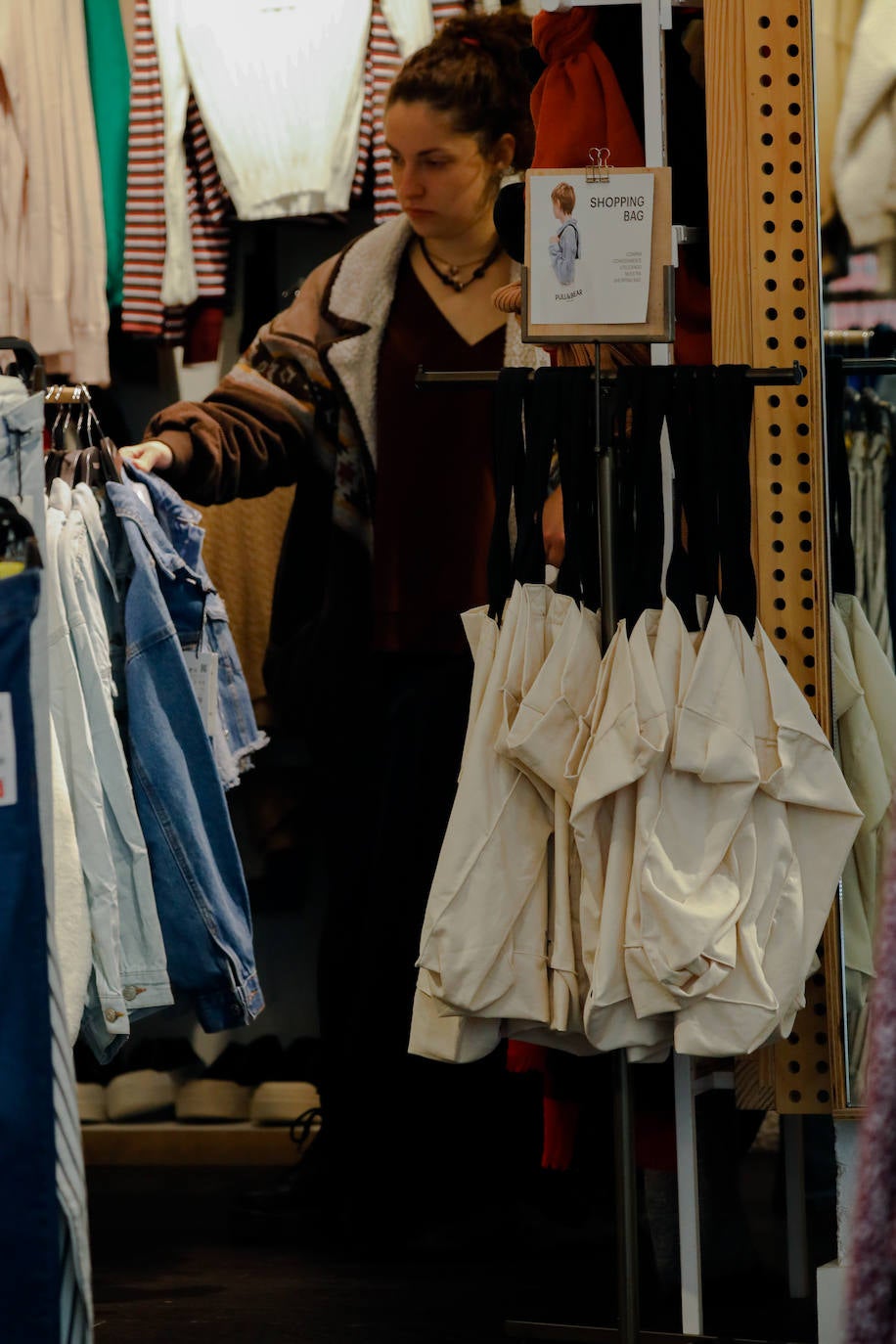 Los comercios de Murcia echan el resto para prolongar la dinámica de la campaña navideña con artículos promocionados hasta finales de febrero