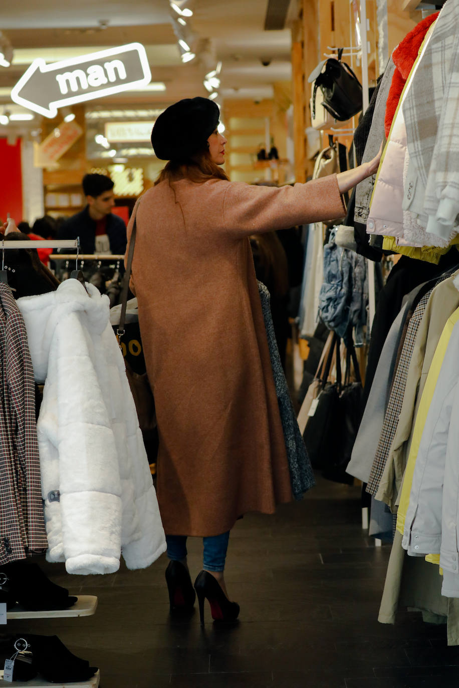 Los comercios de Murcia echan el resto para prolongar la dinámica de la campaña navideña con artículos promocionados hasta finales de febrero