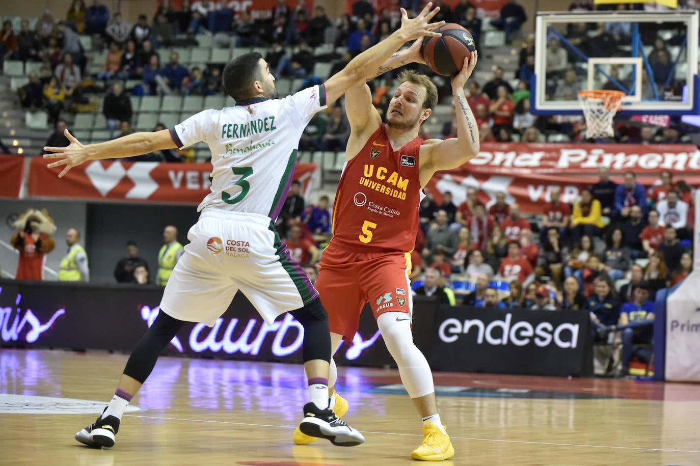 Los universitarios dicen adiós a sus ocho tropiezos consecutivos con su quinta victoria, sostenida en una gran defensa, mejora del juego colectivo y un Eddie autor de 27 puntos