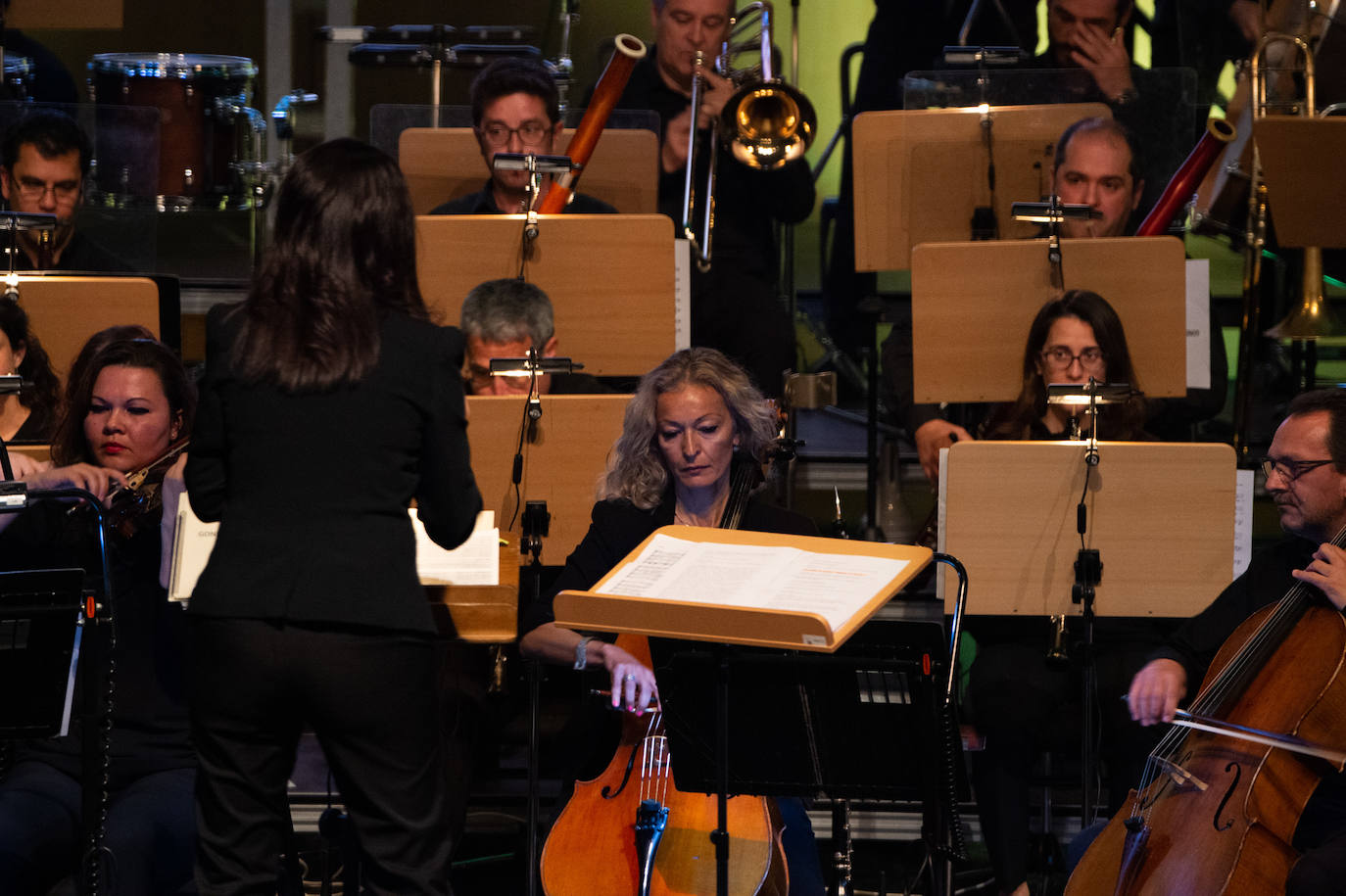 La Orquesta Sinfónica de la Región (OSRM) ofreció el primero de sus 'Conciertos canallas', programados con el fin de acercar la música clásica a nuevos públicos.