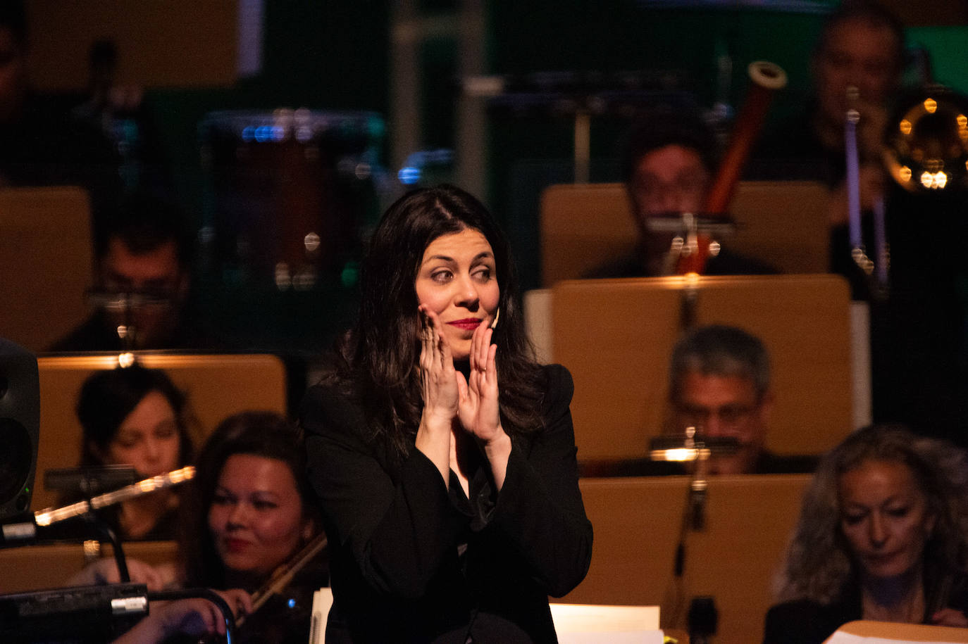 La Orquesta Sinfónica de la Región (OSRM) ofreció el primero de sus 'Conciertos canallas', programados con el fin de acercar la música clásica a nuevos públicos.