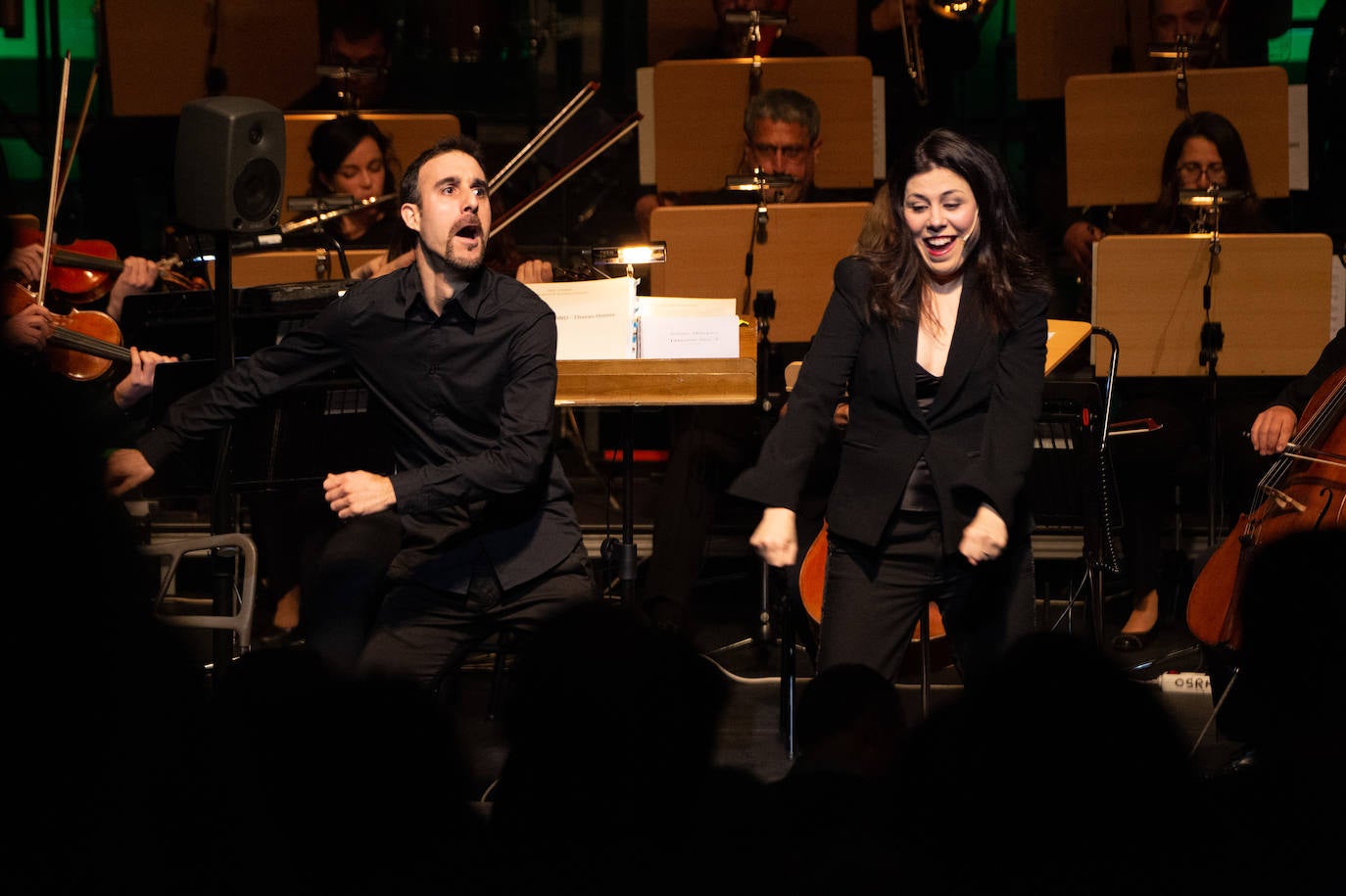 La Orquesta Sinfónica de la Región (OSRM) ofreció el primero de sus 'Conciertos canallas', programados con el fin de acercar la música clásica a nuevos públicos.