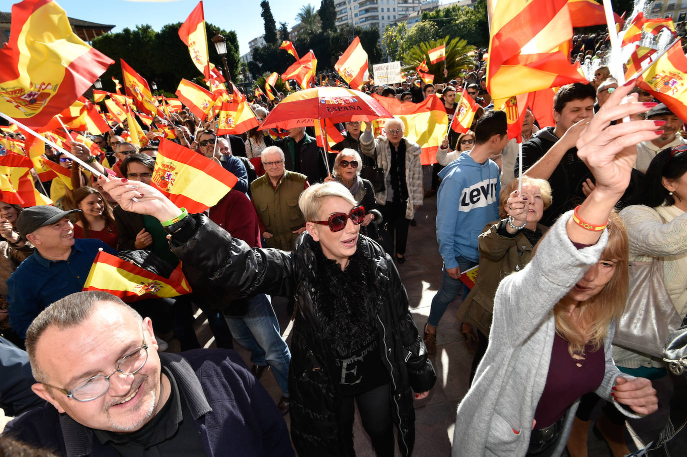 «En España cabemos todos, menos los que quieren romper la unidad nacional», proclamó la diputada Lourdes Méndez