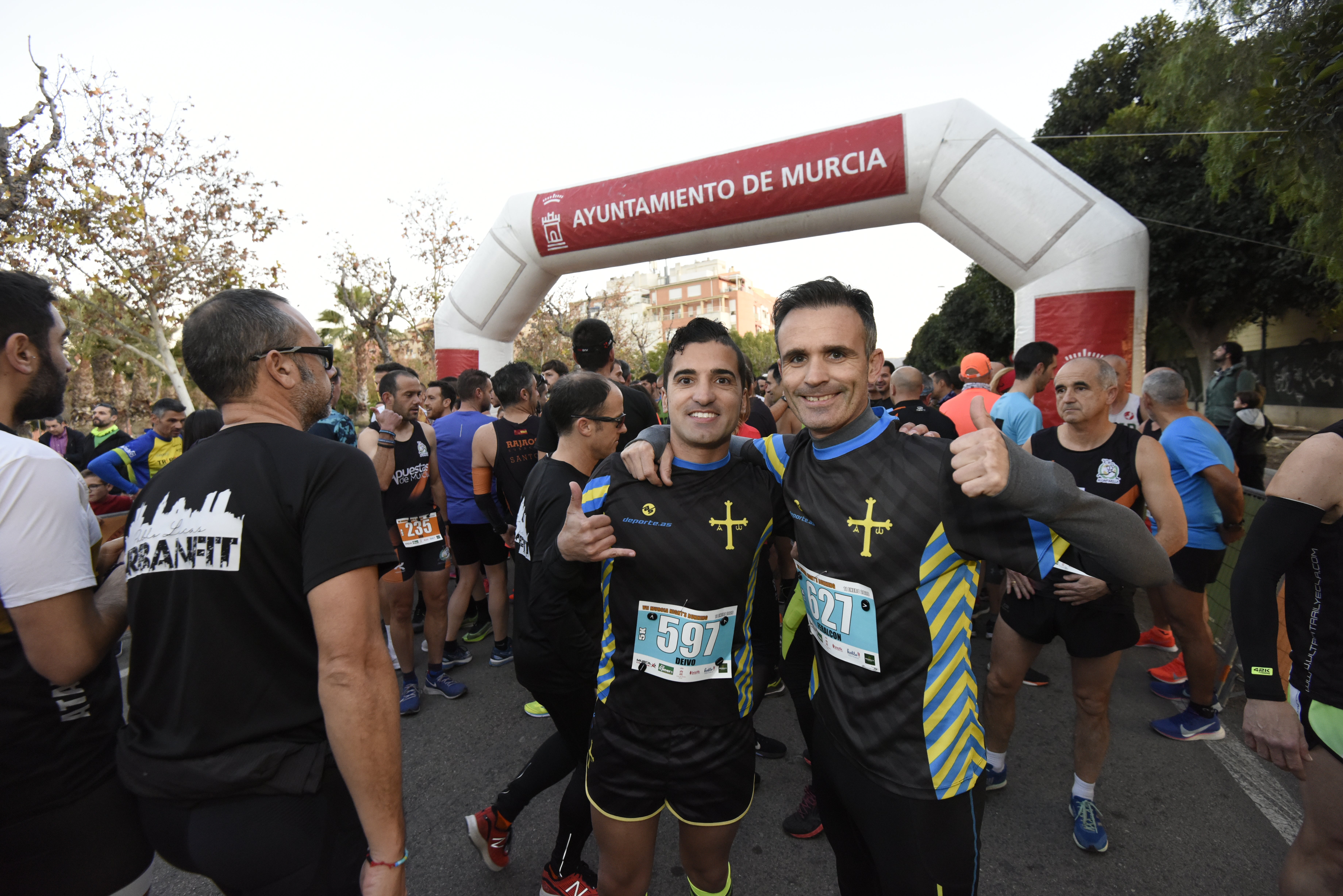 El atleta del C.D. Filippedes Moratalla complet los 10 kilómetros en 33:30 minutos, por el tiempo de 41:22 de la corredora del C.D. Runtritón Cartagena. En la distancia corta vencen Ennio Constantino y Simona Slimaite