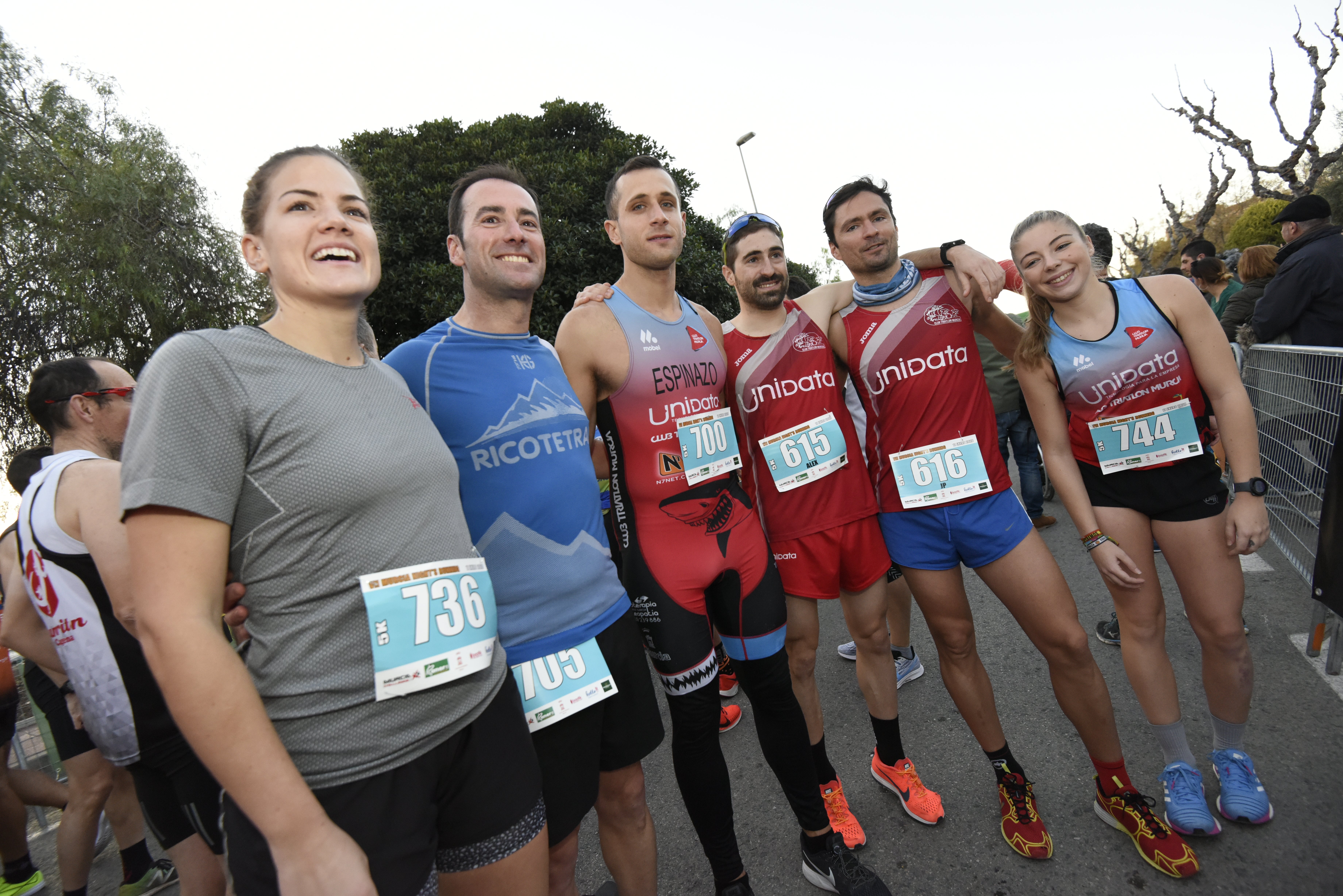 El atleta del C.D. Filippedes Moratalla complet los 10 kilómetros en 33:30 minutos, por el tiempo de 41:22 de la corredora del C.D. Runtritón Cartagena. En la distancia corta vencen Ennio Constantino y Simona Slimaite