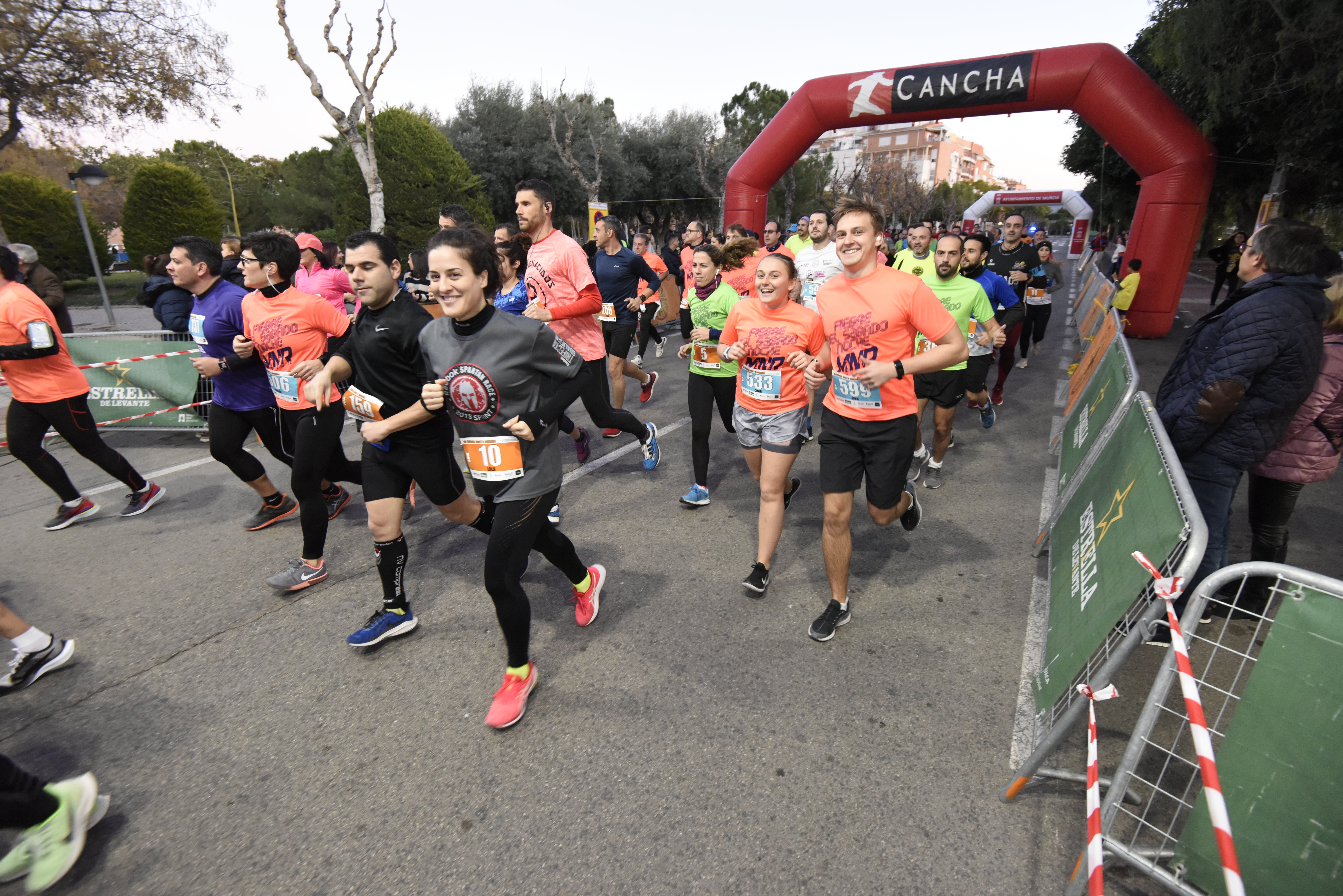 El atleta del C.D. Filippedes Moratalla complet los 10 kilómetros en 33:30 minutos, por el tiempo de 41:22 de la corredora del C.D. Runtritón Cartagena. En la distancia corta vencen Ennio Constantino y Simona Slimaite