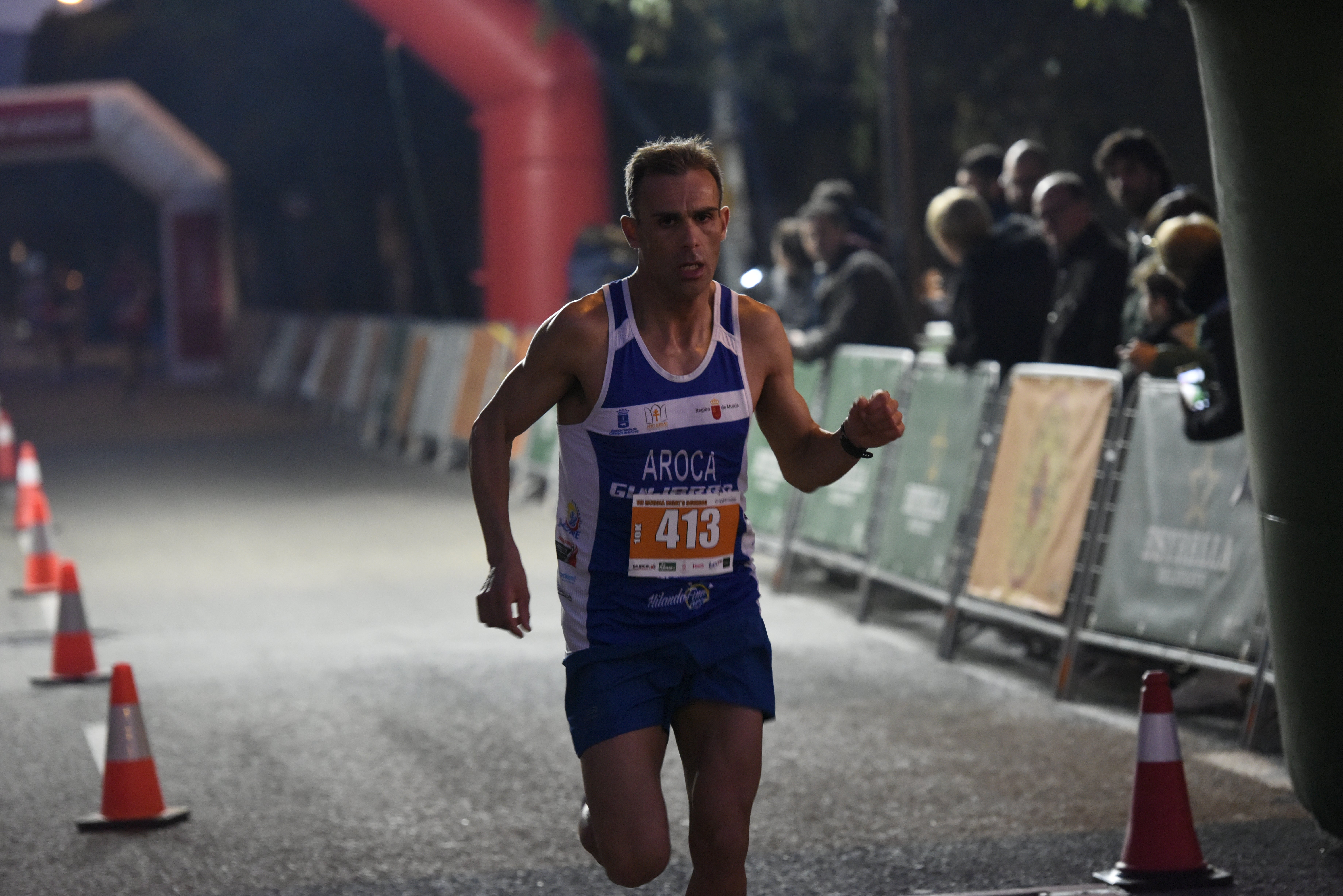 El atleta del C.D. Filippedes Moratalla complet los 10 kilómetros en 33:30 minutos, por el tiempo de 41:22 de la corredora del C.D. Runtritón Cartagena. En la distancia corta vencen Ennio Constantino y Simona Slimaite