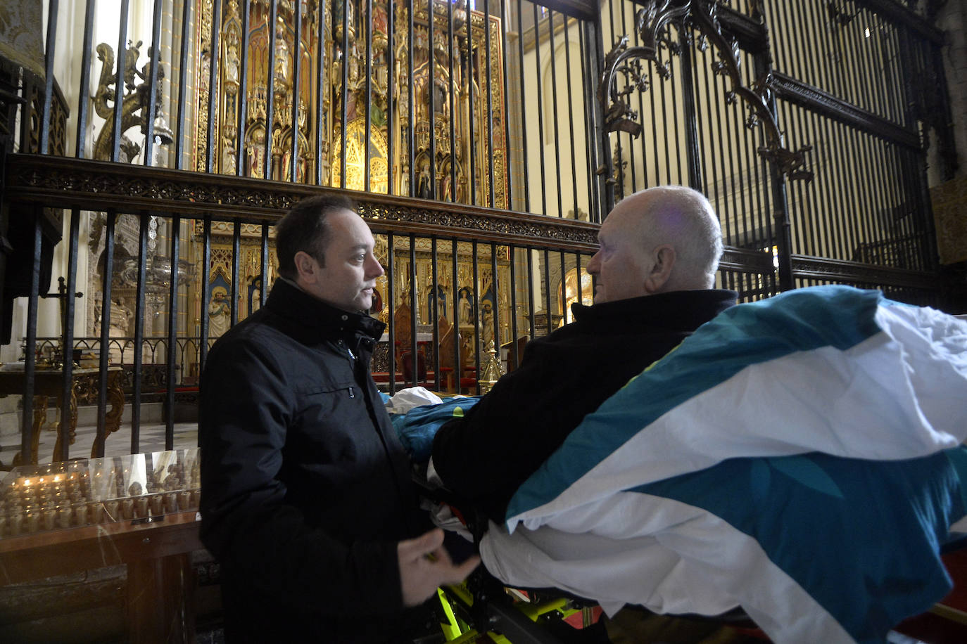 La Fundación Ambulancia del Deseo permite que un paciente holandés en cuidados paliativos recorra 2.000 kilómetros para visitar Murcia y Alicante, donde residen sus sobrinos