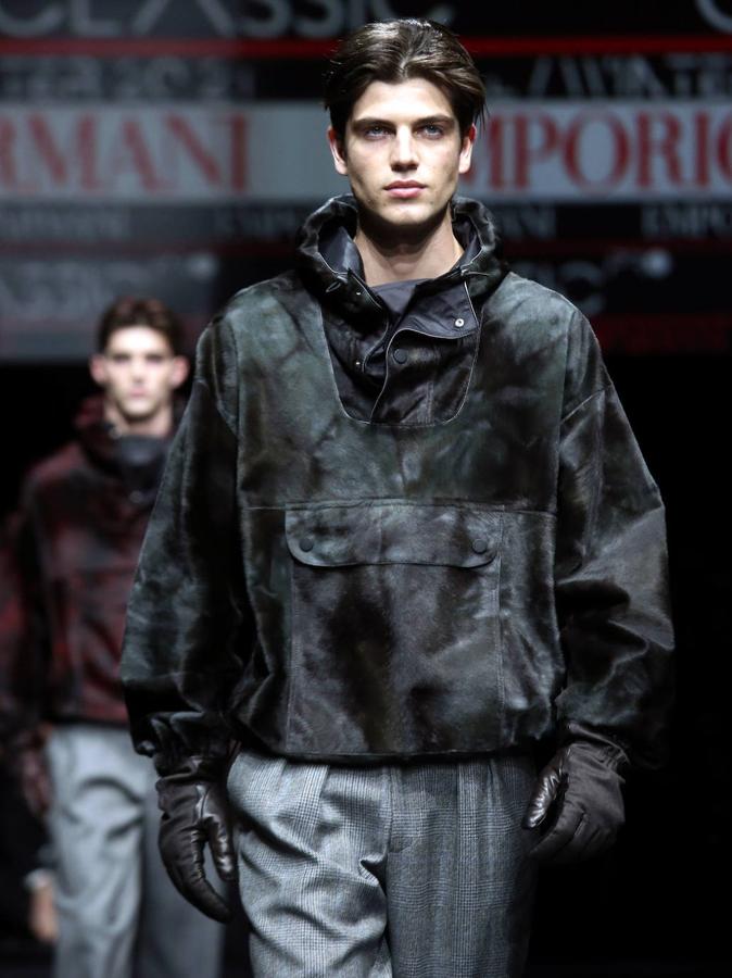 Las propuestas del diseñador Giorgio Armani desfilaron por la Milán Fashion Week.
