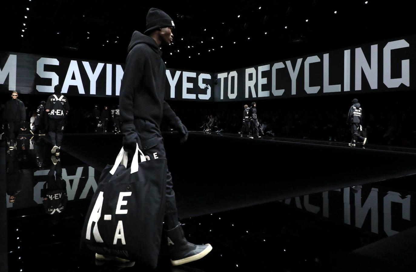 Las propuestas del diseñador Giorgio Armani desfilaron por la Milán Fashion Week.