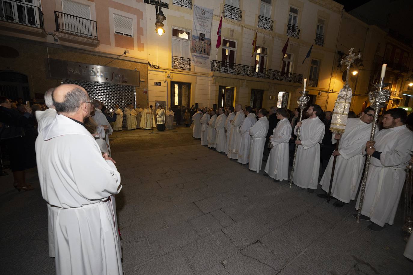 Doscientas personas asisten a la bendición de las fachadas del templo de la calle del Aire, restauradas tras un año de obras