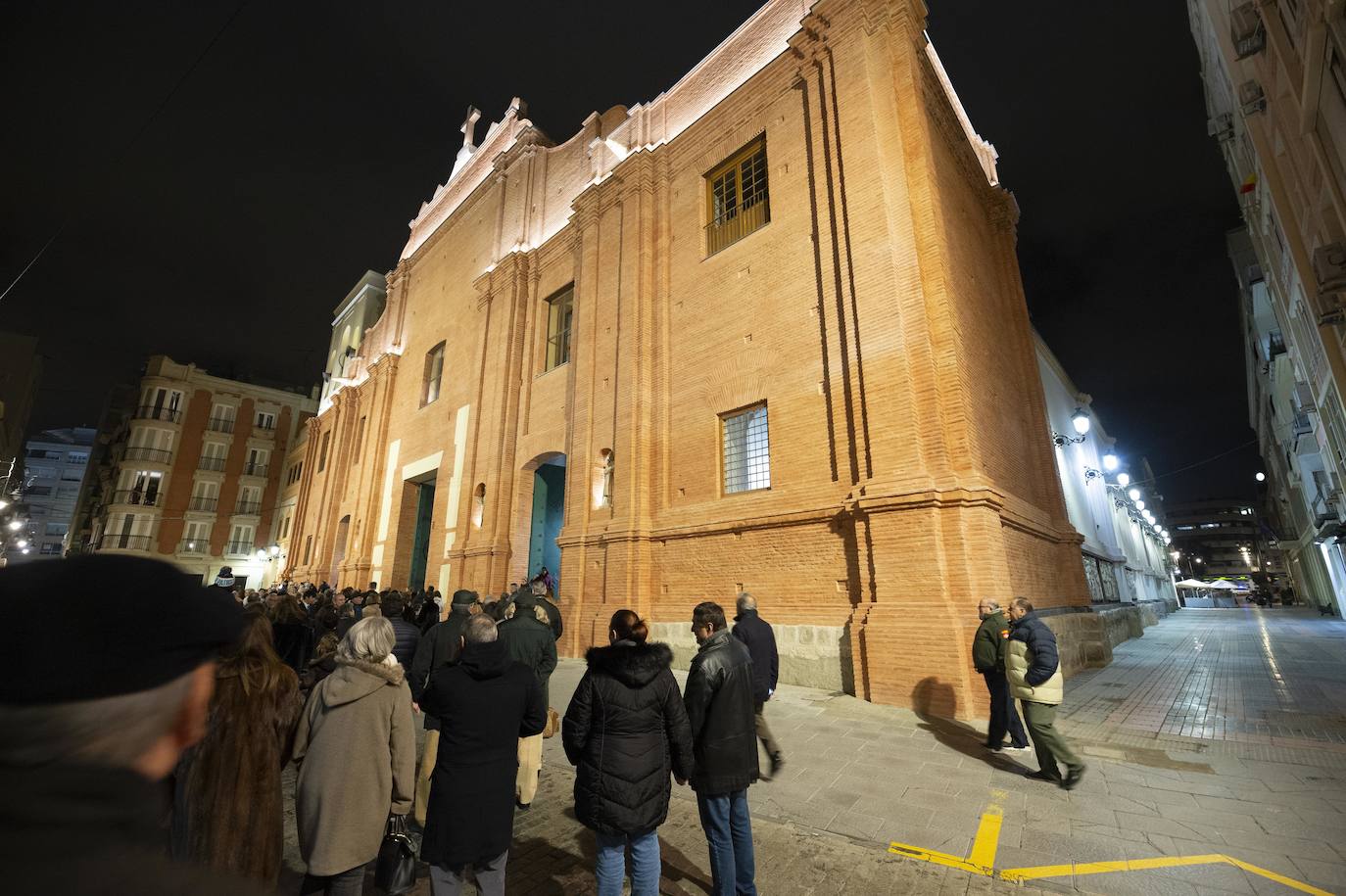 Doscientas personas asisten a la bendición de las fachadas del templo de la calle del Aire, restauradas tras un año de obras