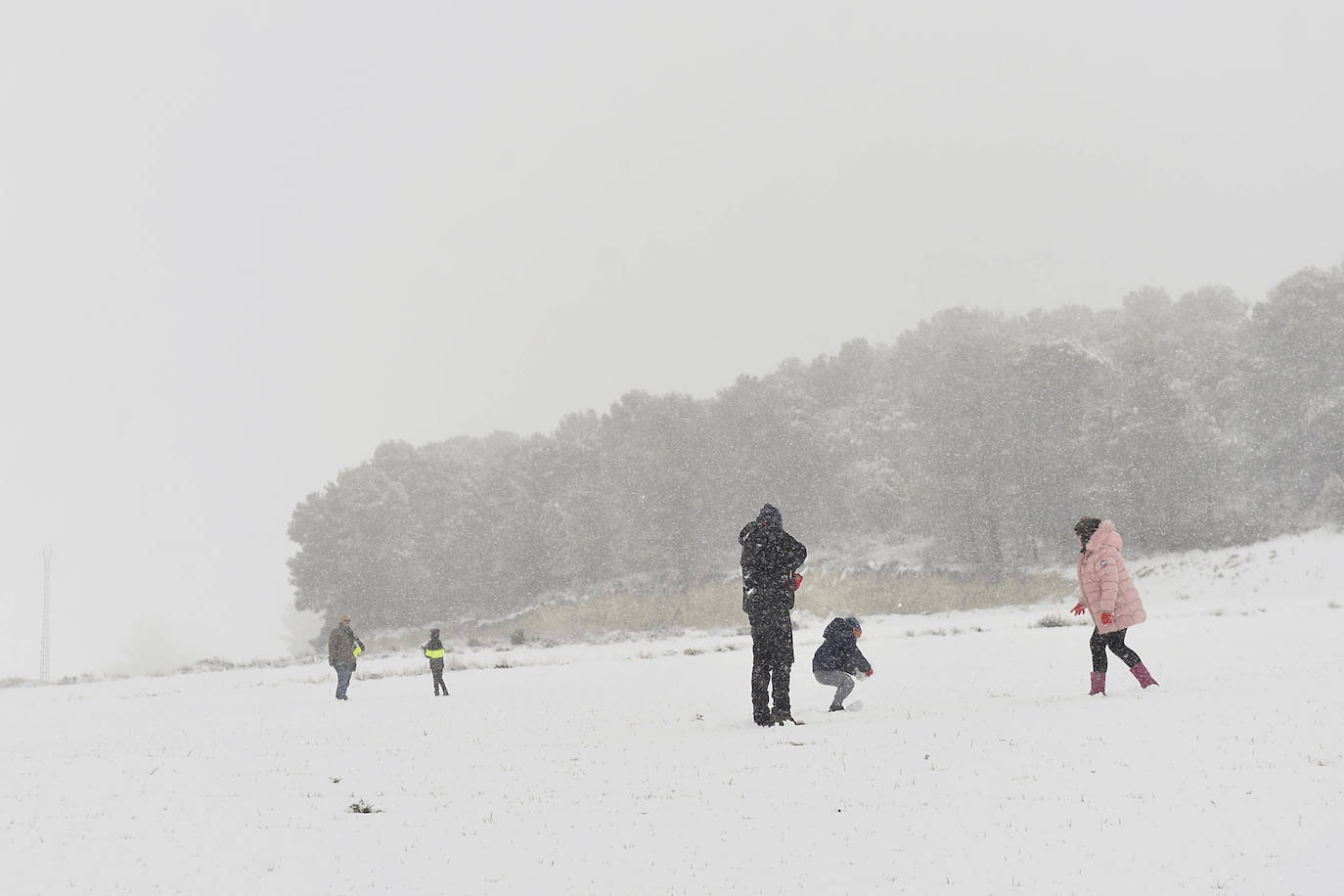 Junto a estos registros destacan los 20 centímetros de Bullas, a 600 metros; Caravaca-Los Rollos (15 centímetros), Benizar (10 cm), Totana-La Carrasca (10 cm) y Alhama-Sierra Espuña (2 cm)