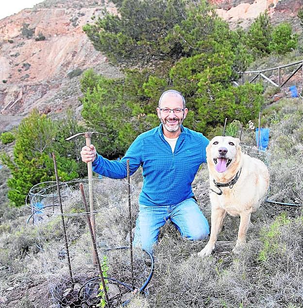 José Luis Sánchez, en un paisaje en recuperación. 