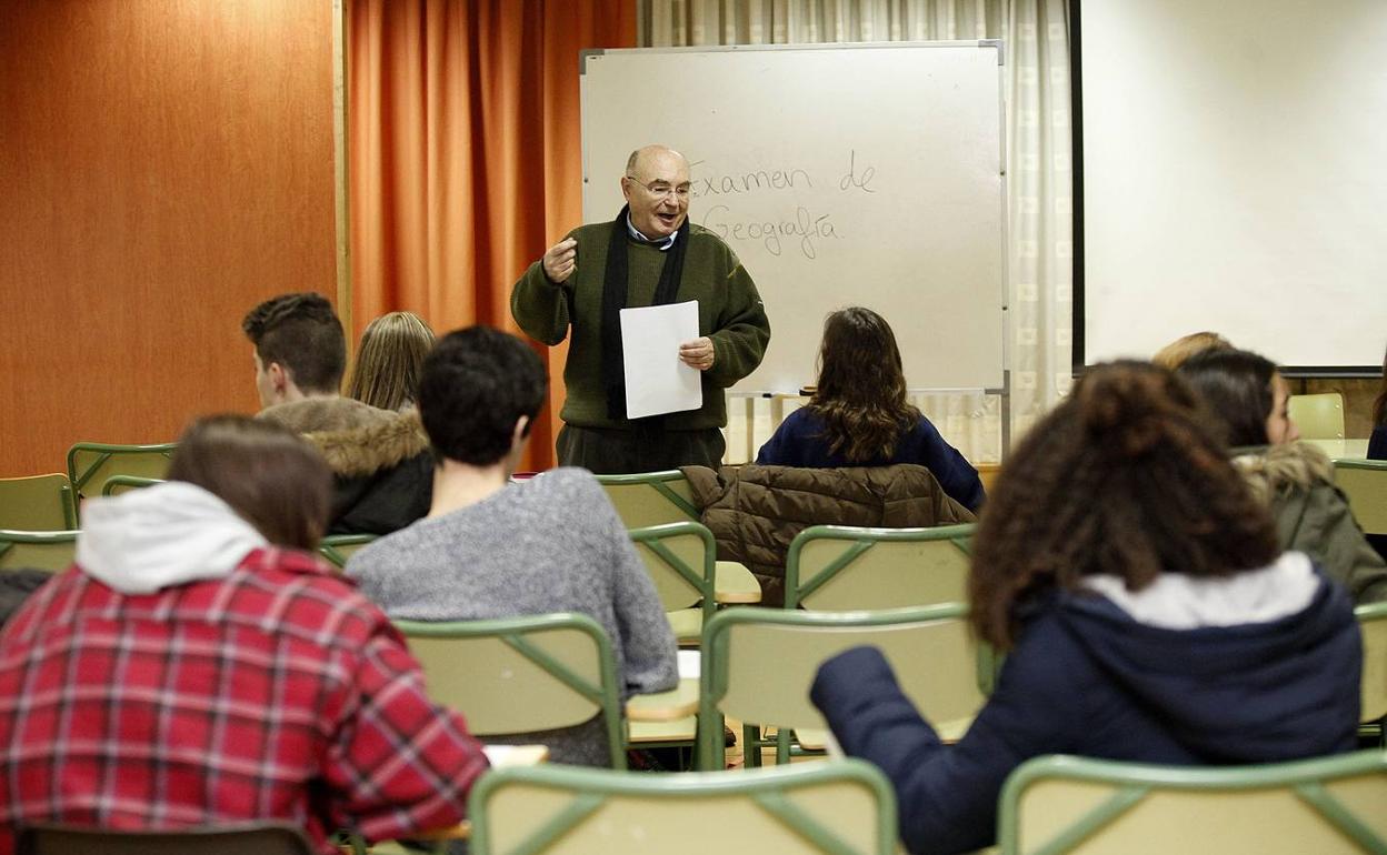 Imagen de archivo de un examen en un instituto murciano. 