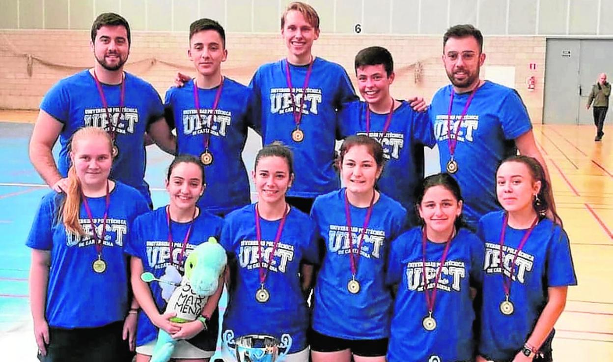 Equipo sub-15 del UPCT Cartagena Bádminton. 