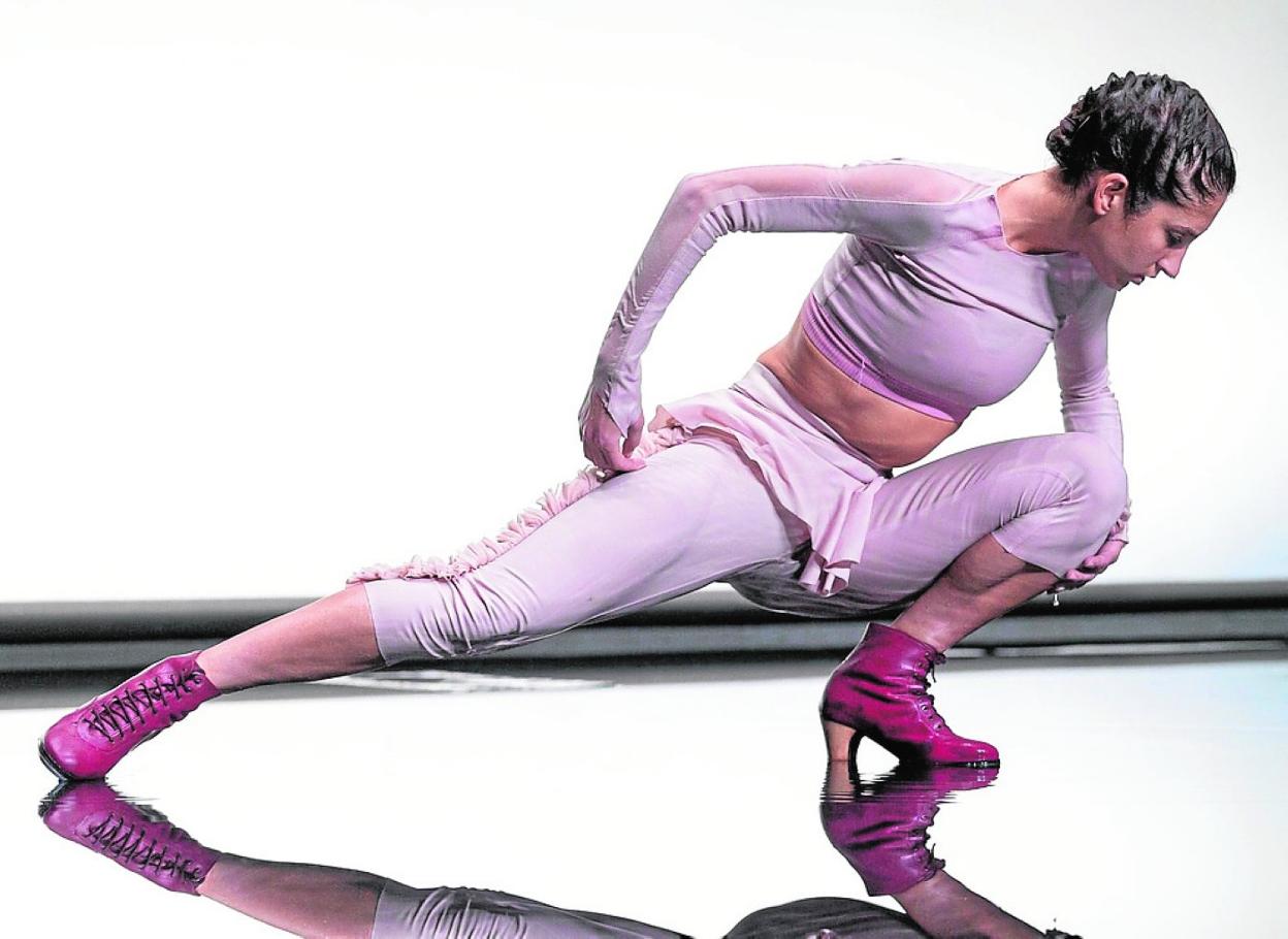 Paula Quintana en una interpretación de su espectáculo. 