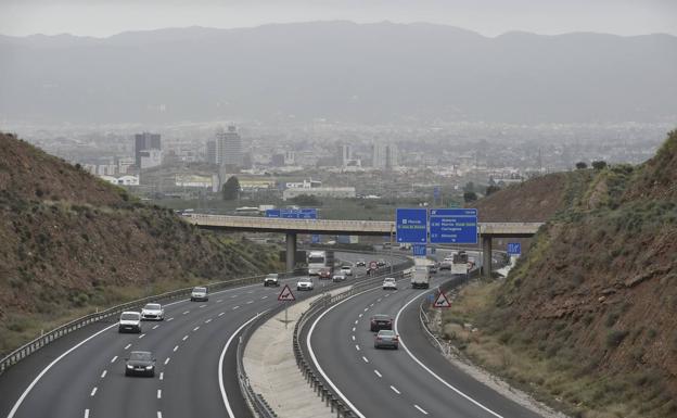 Vista de la capa de contaminación que cubre la ciudad de Murcia, este viernes.