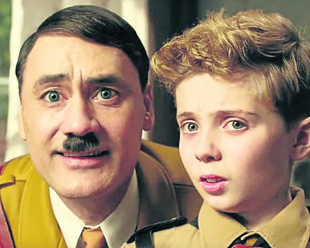 Fotograma de 'Jojo Rabbit', imágenes de 'The Ducktators', 'Malditos bastardos', 'Los productores' y 'El gran dictador'. 