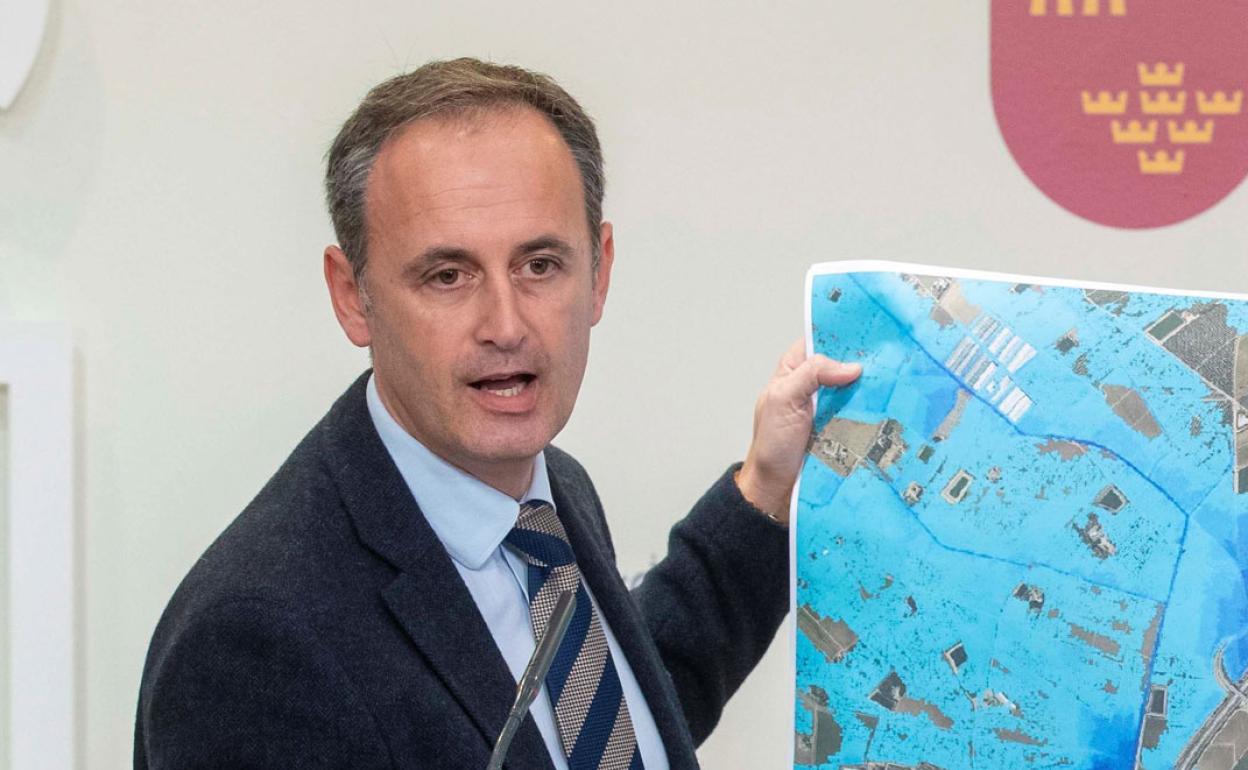 Javier Celdrán durante una rueda de prensa ayer en el Palacio de San Esteban. 