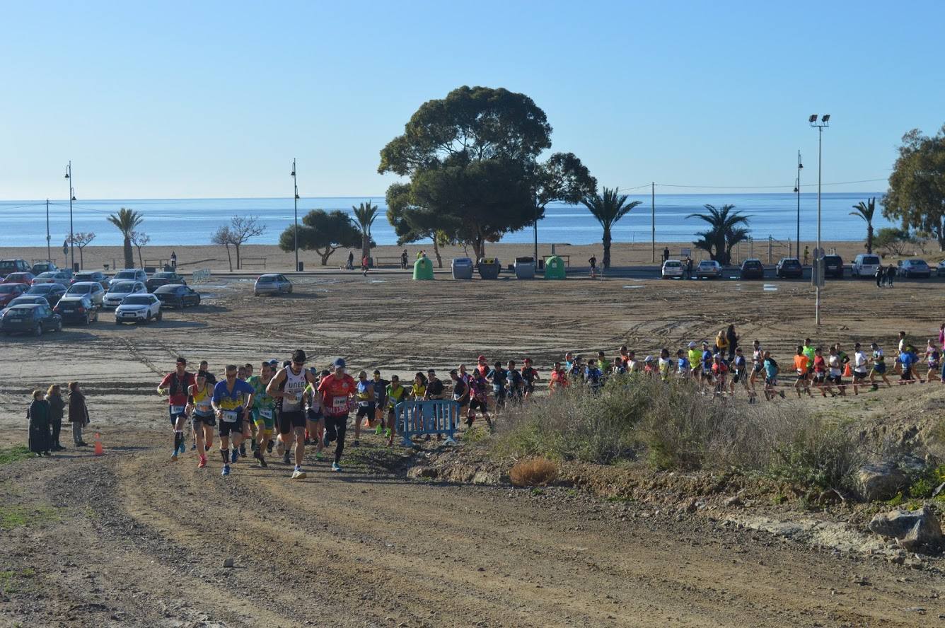 El atleta del C.D. Runtritón Cartagena completa los 21 kilómetros en un tiempo de 1:24:57, por los 1:44:17 para la corredora del Mobel Automenor Running Team