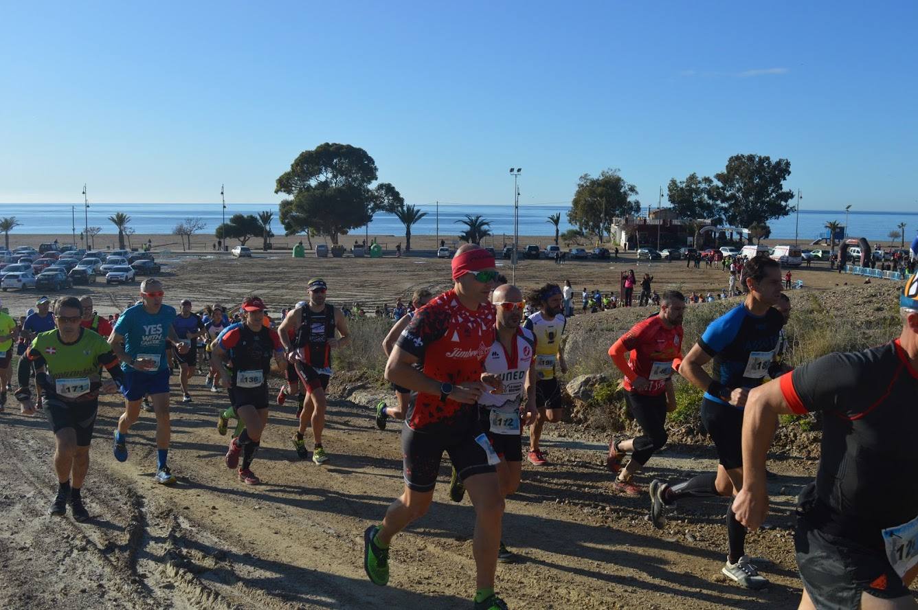 El atleta del C.D. Runtritón Cartagena completa los 21 kilómetros en un tiempo de 1:24:57, por los 1:44:17 para la corredora del Mobel Automenor Running Team