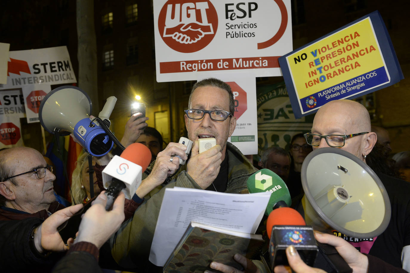 Fotos: Manifestación frente a San Esteban contra el &#039;pin parental&#039;