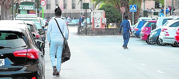 Coches camuflados y agentes de paisano controlarán a los gorrillas en Murcia