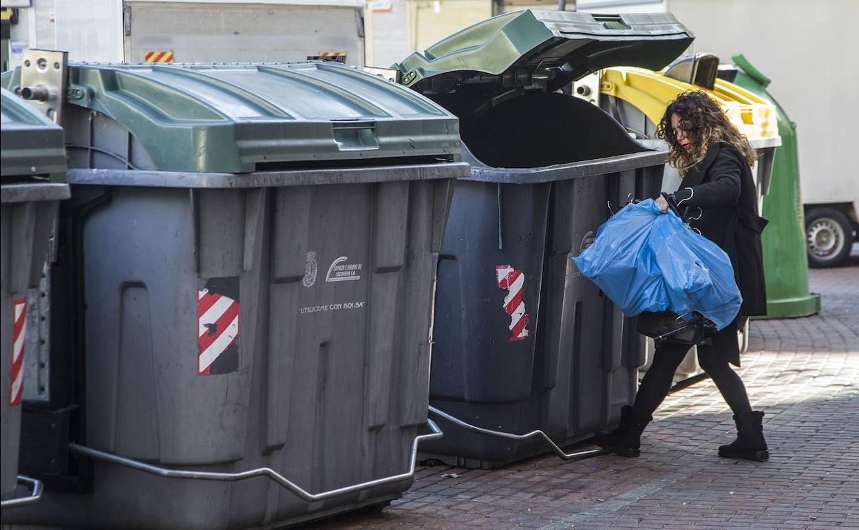 Contenedores de basura en Cartagena.