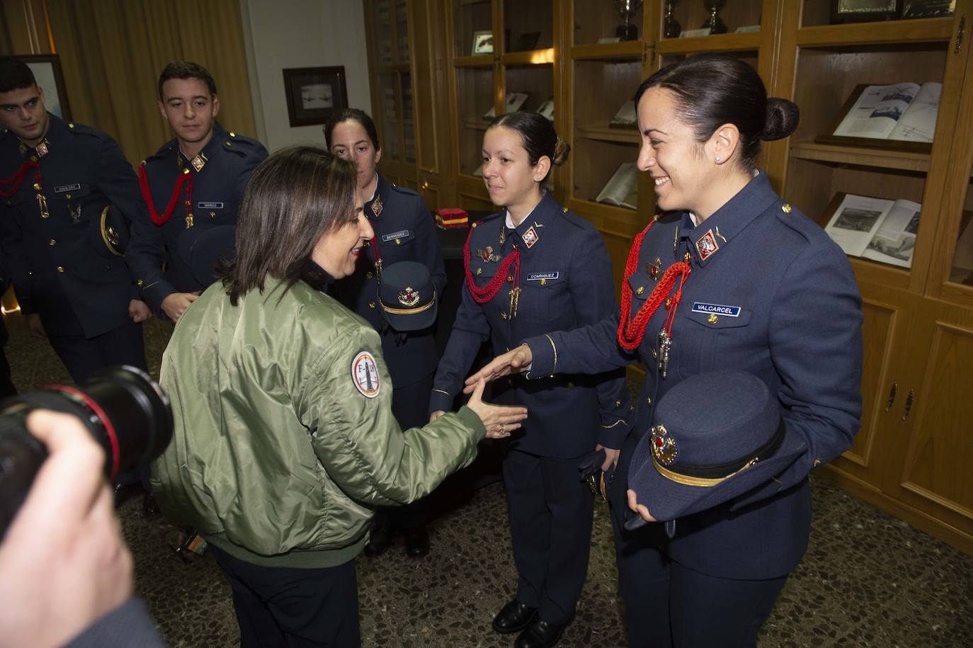 Fotos: Margarita Robles confirma el contrato de compra de los 24 aviones Pilatus de entrenamiento para la AGA