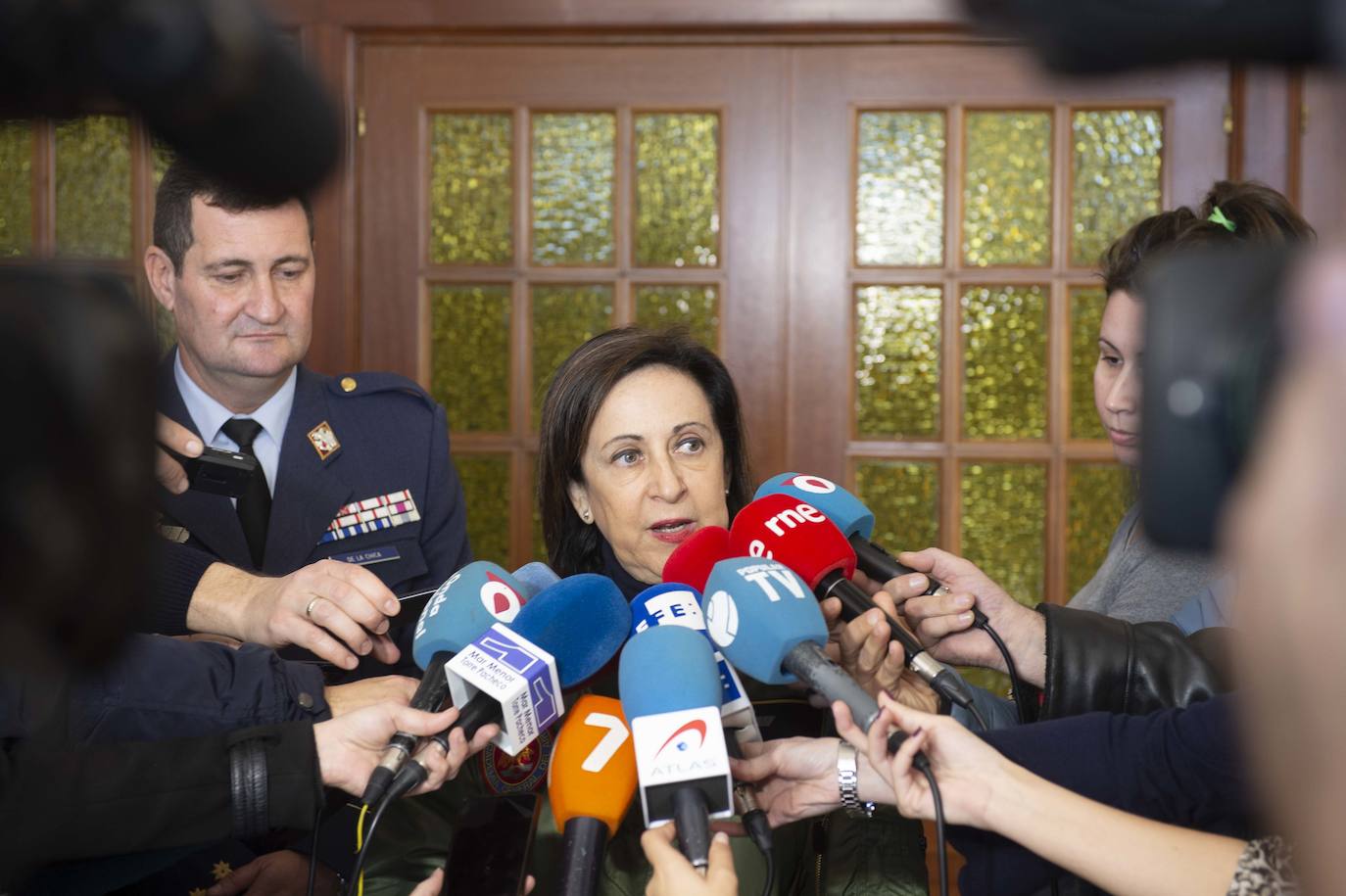 Fotos: Margarita Robles confirma el contrato de compra de los 24 aviones Pilatus de entrenamiento para la AGA