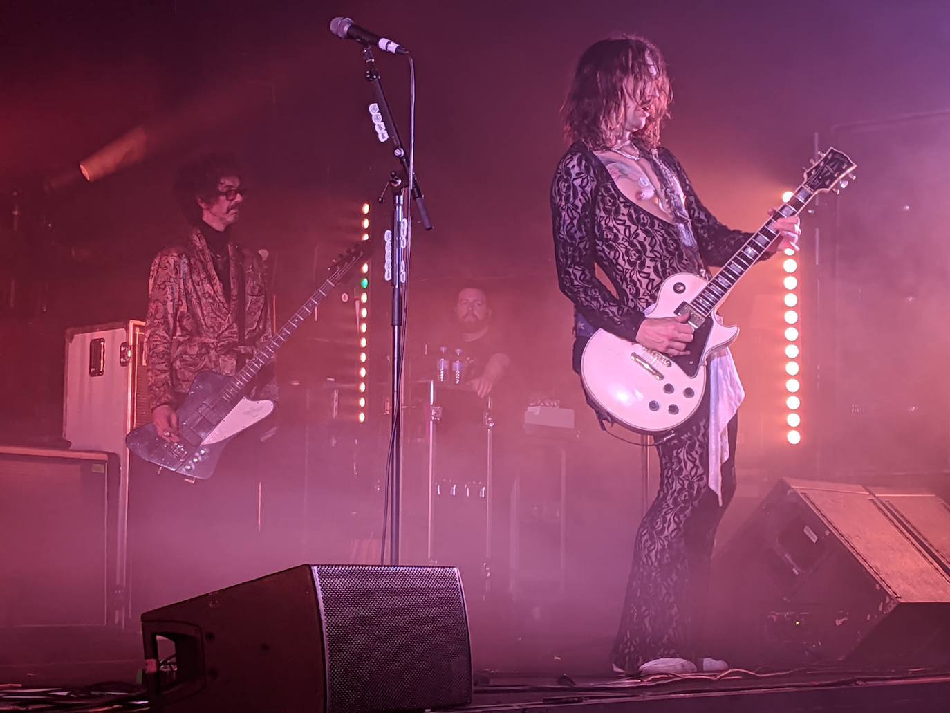 Fotos: The Darkness recuerda en Murcia cuando el rock era diversión