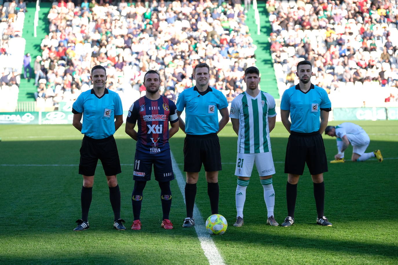 Fotos: El Yeclano pisa el freno en Córdoba