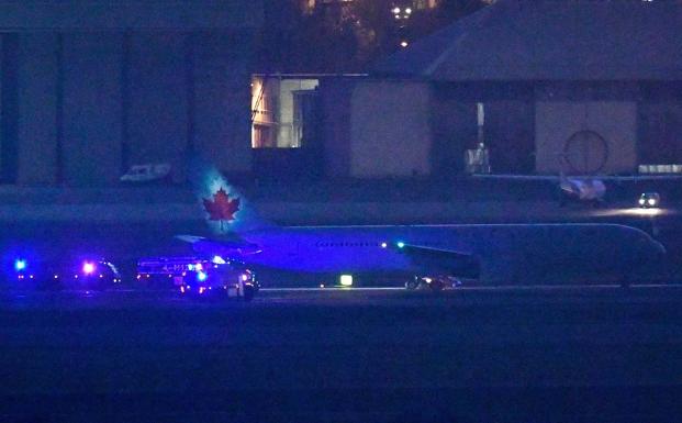 El avión de Air Canada aterriza sin incidentes tras cuatro horas de angustia