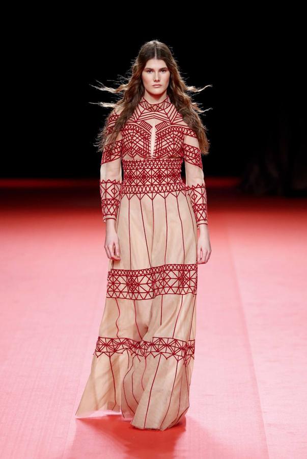 Los vestidos de ensueño de Teresa Helbig desfilaron en la pasarela de la Madrid Fashion Week. 