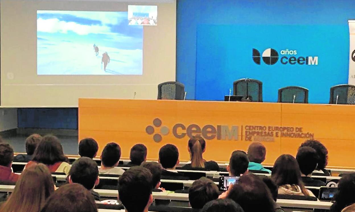 Cómo 'viajar' a la Antártida sin salir del Ceeim