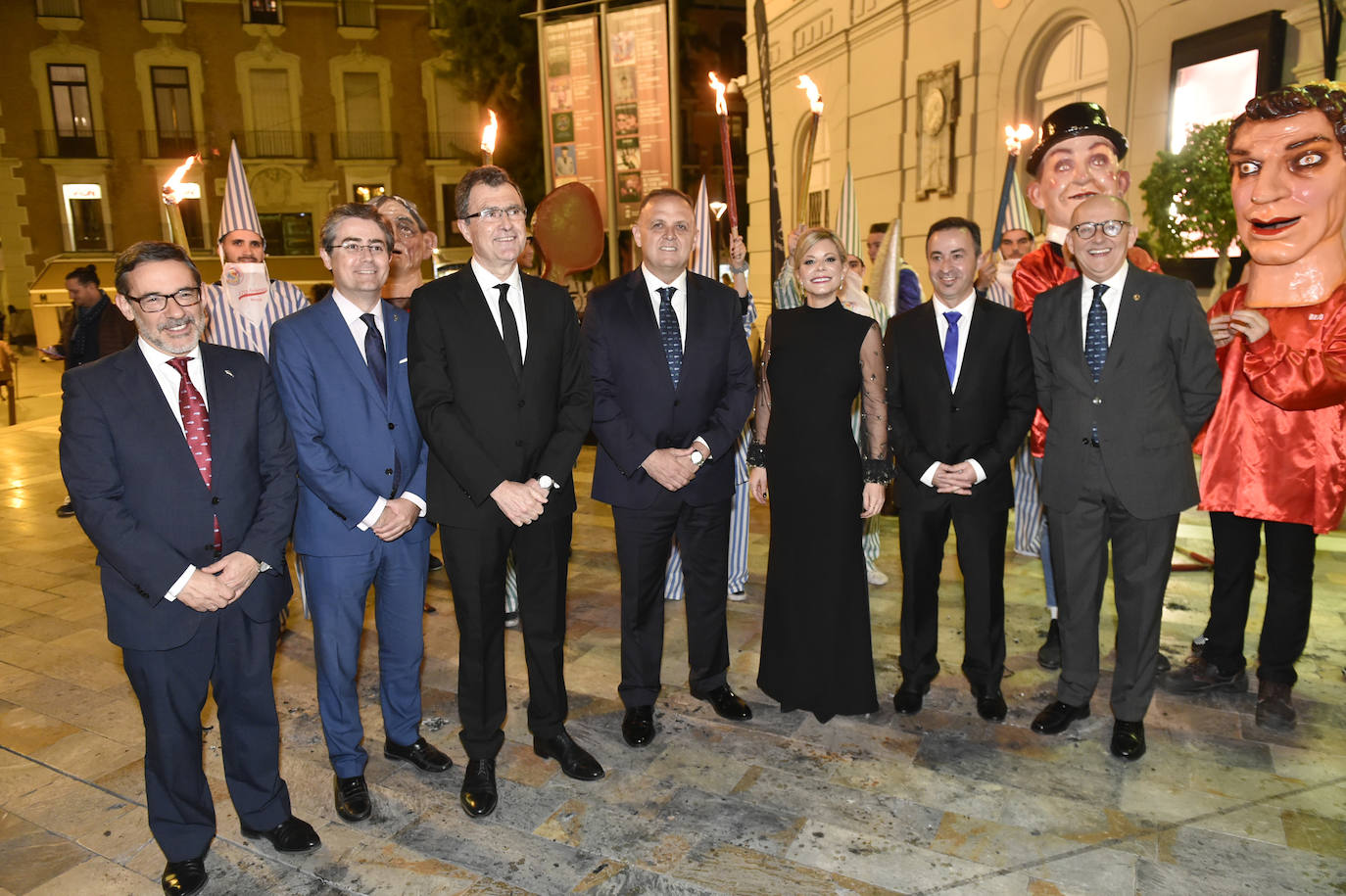 Fotos: El Romea recrea el Entierro de la Sardina para festejar los 170 años del desfile