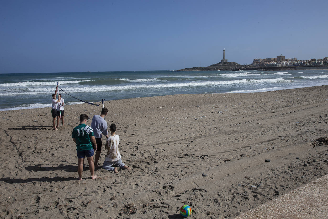 Fotos: Operación &#039;draga y pintura&#039; en las playas de la Región