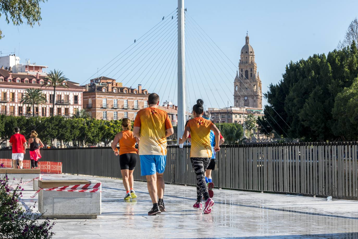 El atleta del Grupo Alcaraz se lleva la V Carrera CEI & Save the Children con un tiempo de 31:33 minutos, por los 38:57 para la atleta del Inassa Premium en los 10 kilómetros