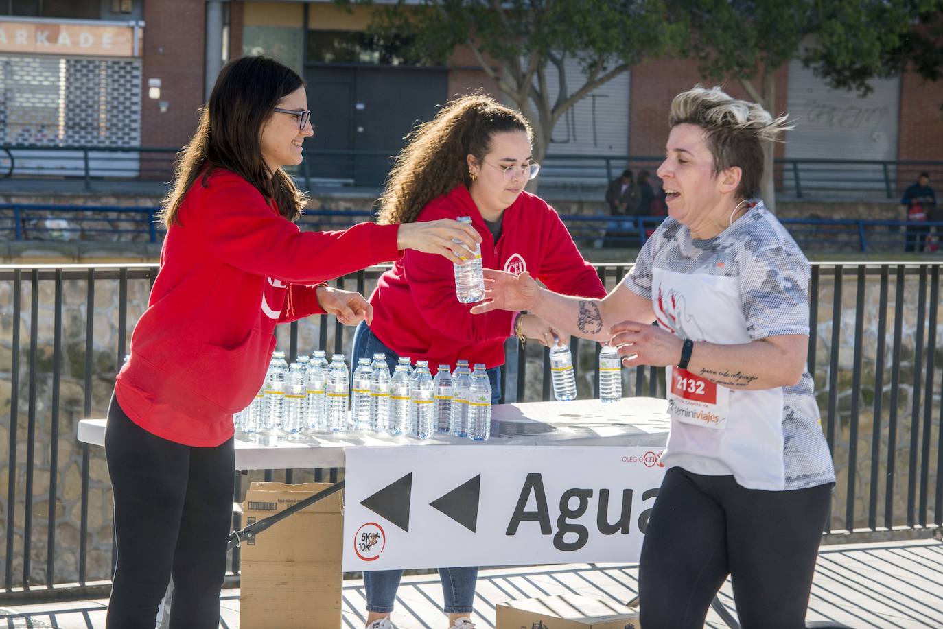 El atleta del Grupo Alcaraz se lleva la V Carrera CEI & Save the Children con un tiempo de 31:33 minutos, por los 38:57 para la atleta del Inassa Premium en los 10 kilómetros