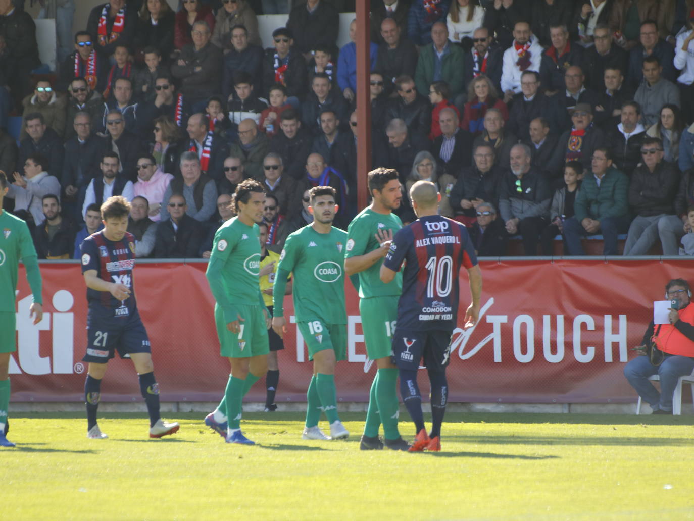 Fotos: Dura derrota del Yeclano ante el San Fernando (0-5)