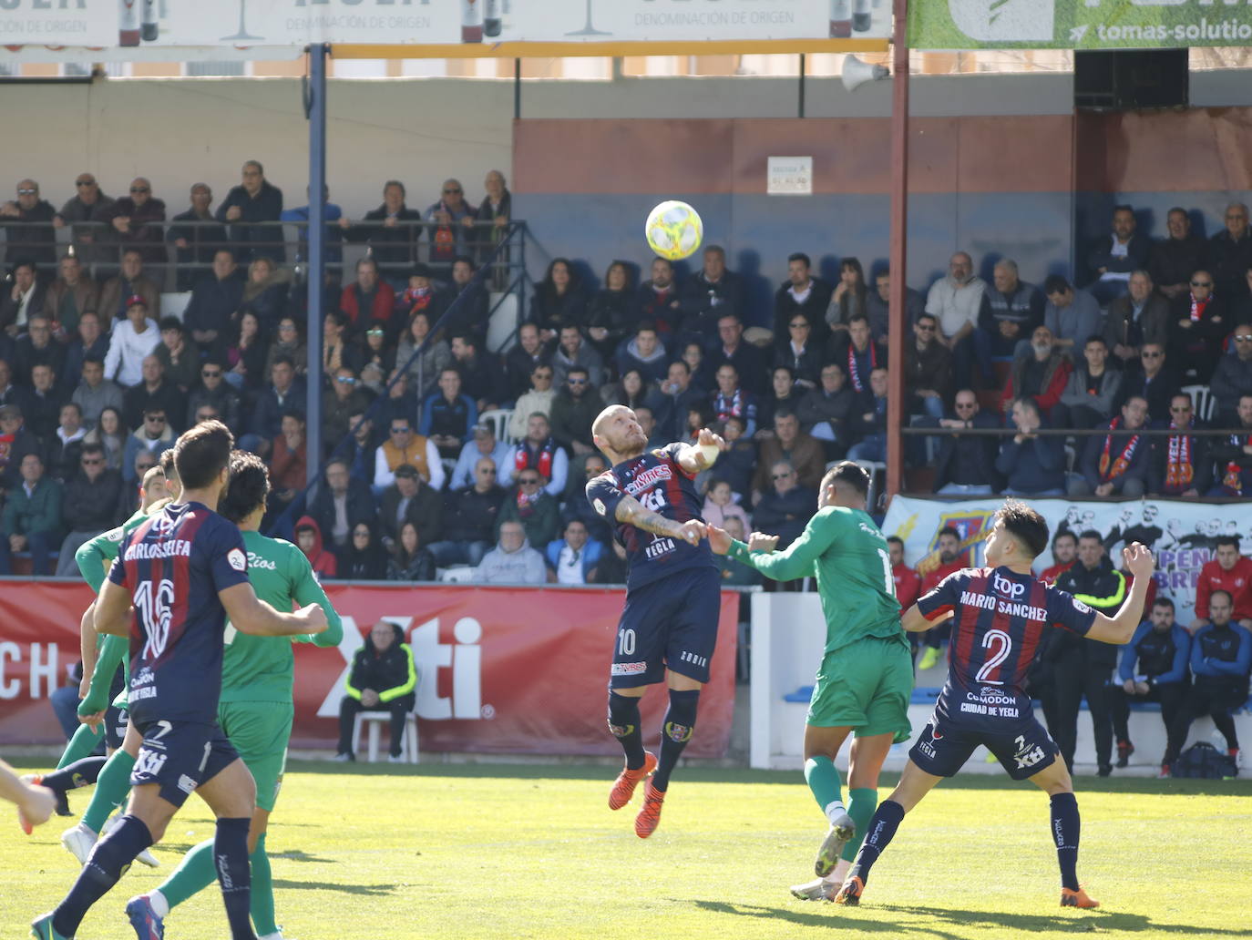 Fotos: Dura derrota del Yeclano ante el San Fernando (0-5)