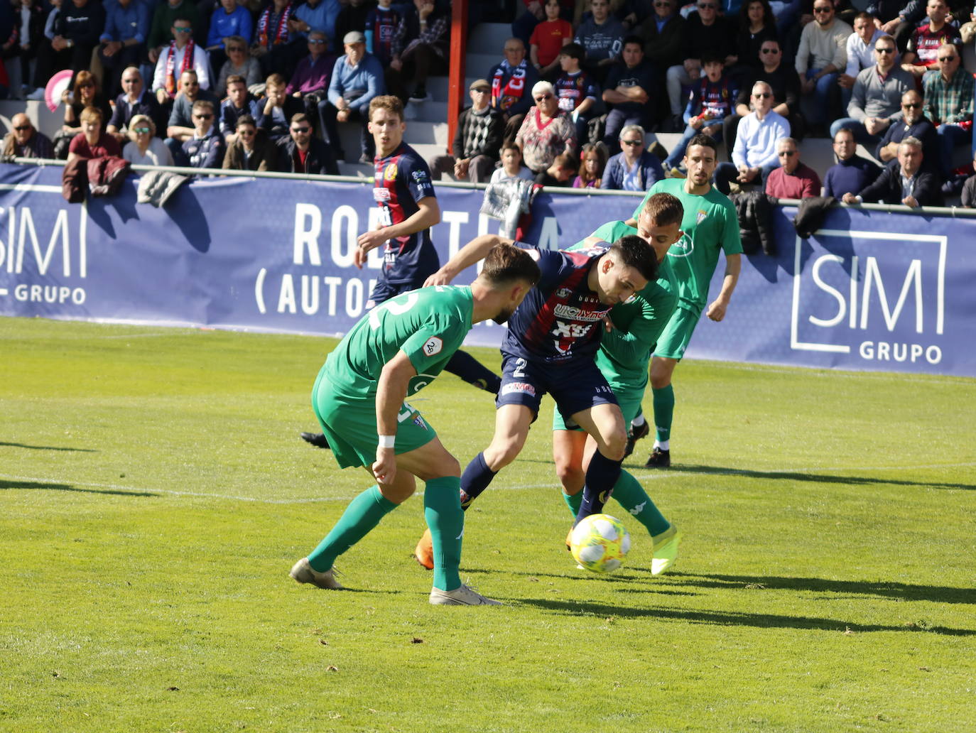 Fotos: Dura derrota del Yeclano ante el San Fernando (0-5)