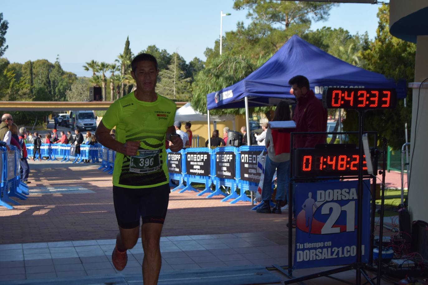 El corredor del Trail Santomera completa los 26 kilómetros en un tiempo de 1:55:05, por la marca de 2:15:15 para la deportista del Automenor Running Team