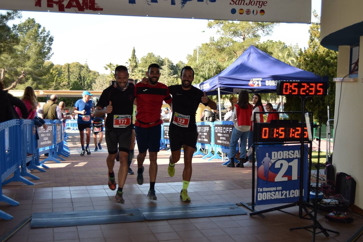 El corredor del Trail Santomera completa los 26 kilómetros en un tiempo de 1:55:05, por la marca de 2:15:15 para la deportista del Automenor Running Team