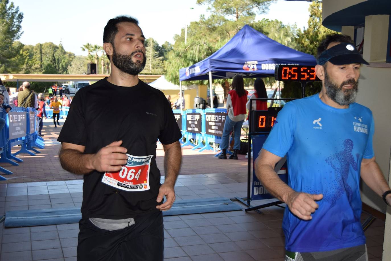 El corredor del Trail Santomera completa los 26 kilómetros en un tiempo de 1:55:05, por la marca de 2:15:15 para la deportista del Automenor Running Team